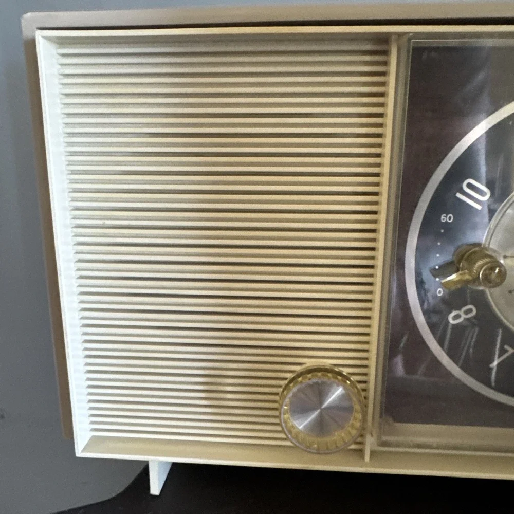 Vtg MCM Sears Silvertone 5036 'Magic Glow' AM Vacuum Tube Alarm Clock Radio Read
